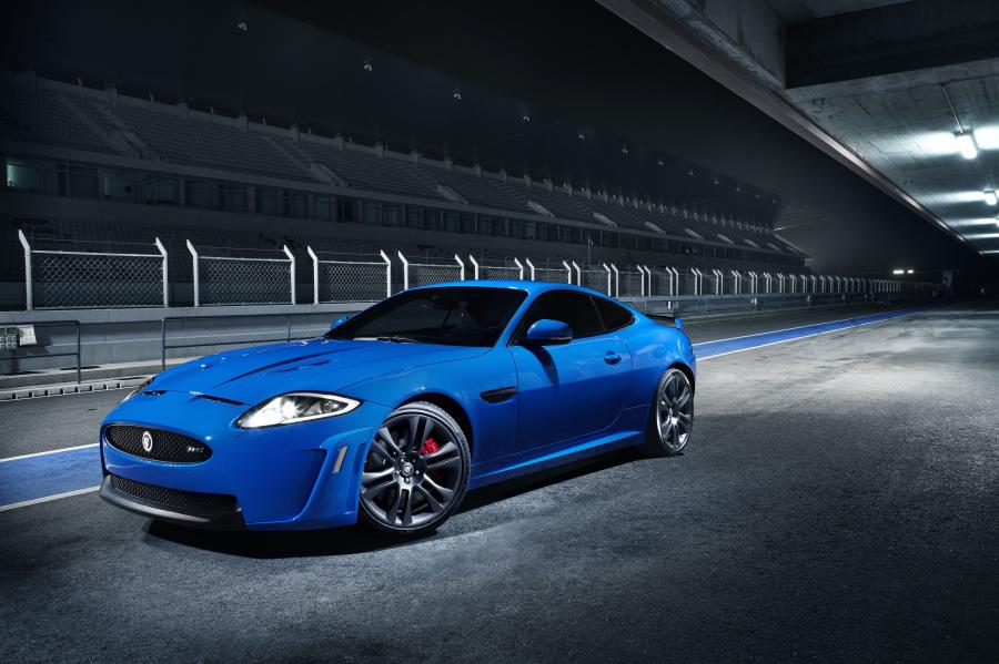  Jaguar XKR-S 2011 года  (фото 19 из 35)